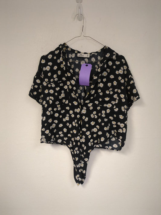 Black daisies tie up cropped shirt, Hollister, Size 8