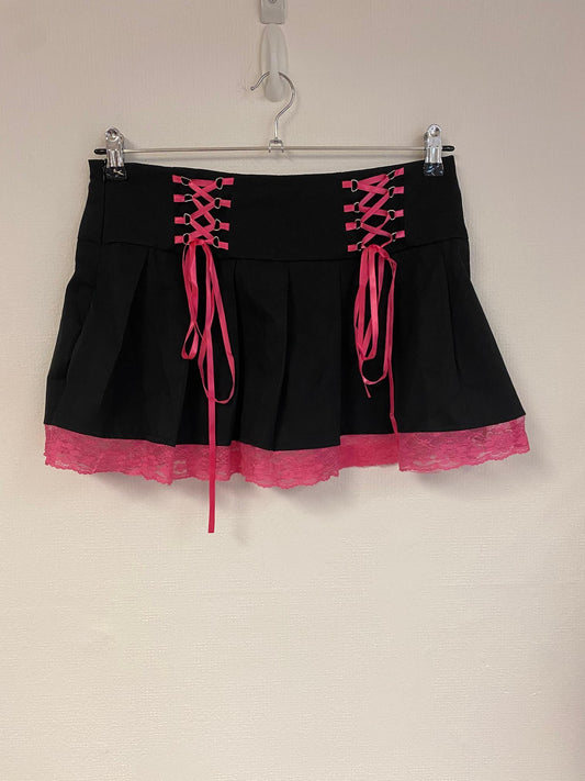Black pleated skirt with pink ribbons, Shein, Size 10
