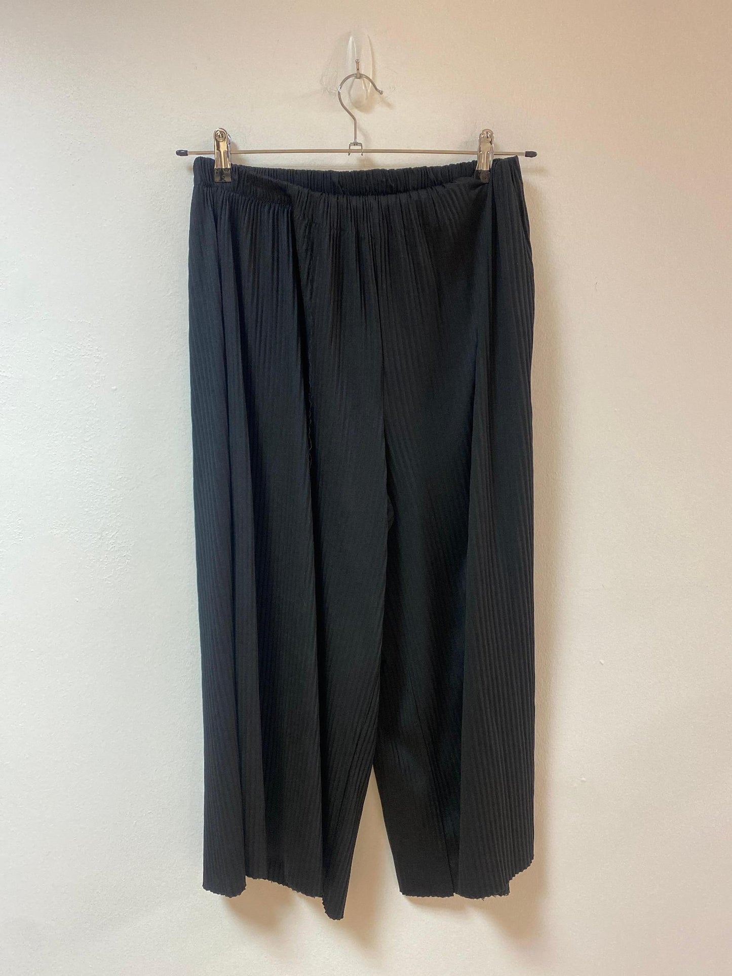 Black plisse high rise culottes, ASOS, size 10 - Damaged Item Sale