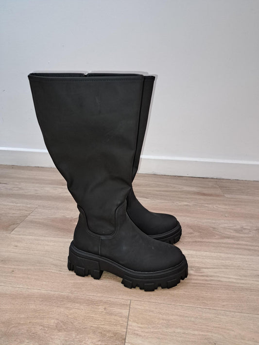 Black Knee High Chunky Boots wide, ASOS, Size 7