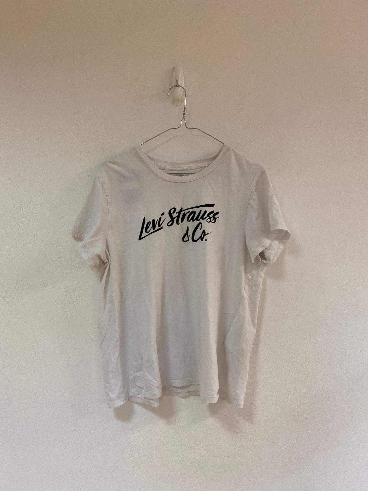 White t-shirt, Levi's, Size XL - Damaged Item Sale
