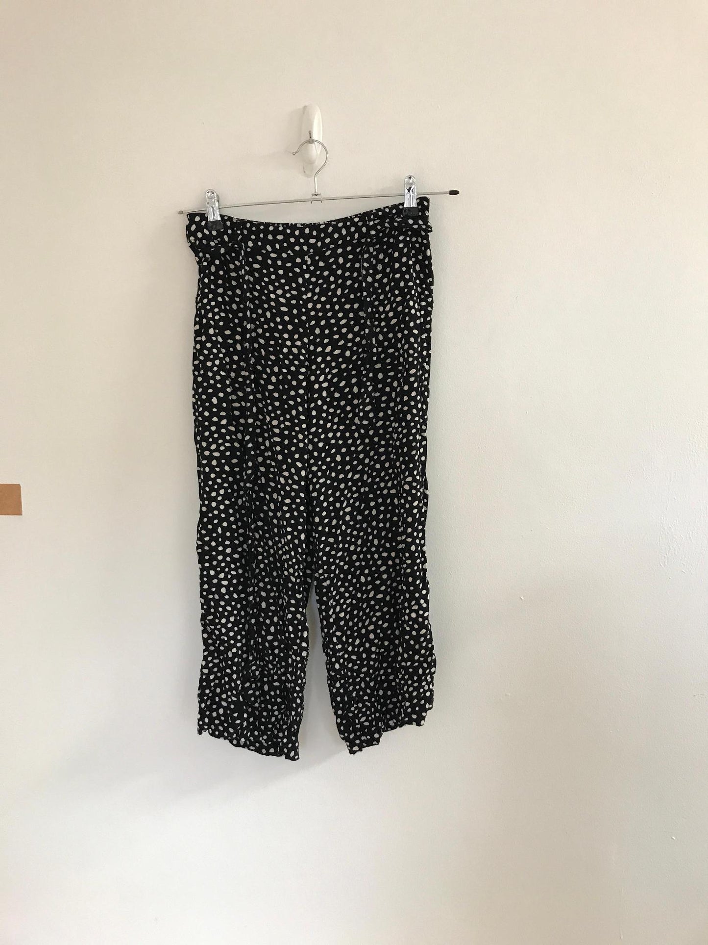 Black and White Spotted Culottes- High Rise, Fat Face, Size 10, 8 (Viscose)