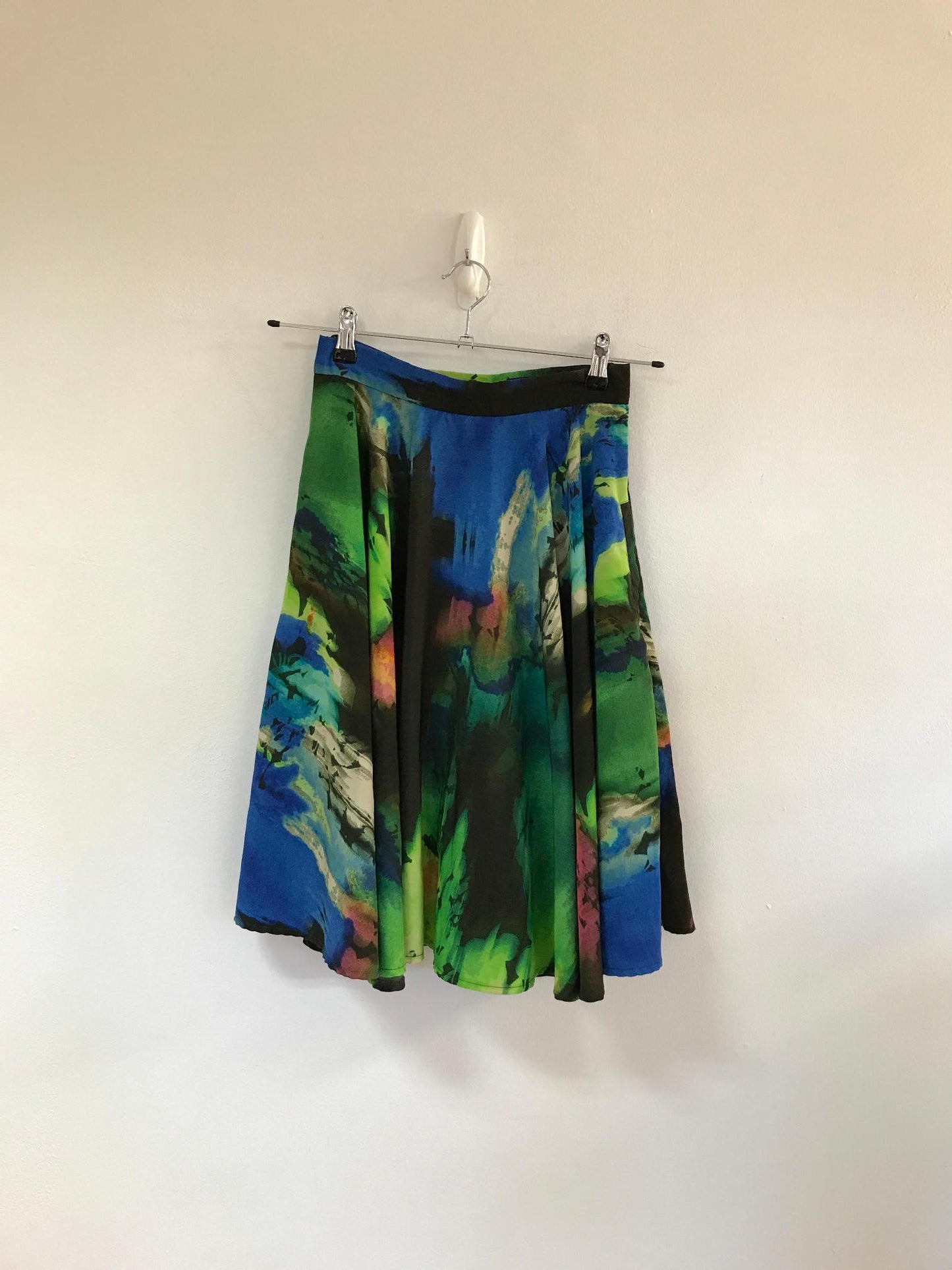 Green and blue abstract full circle skirt, TU, Size 8 (Polyester, Polyester)